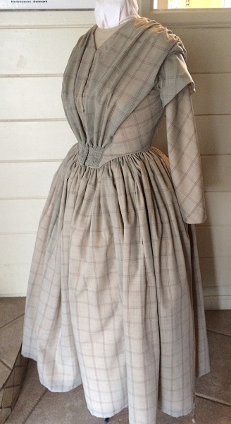 1840s Reproduction Fan Front Beige Plaid Daydress Left 3/4 View